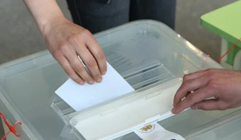 Հրապարակվել է Գյումրու 82 ընտրական տեղամասերից 73-ի նախնական արդյունքները