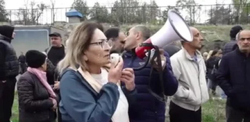 Պռոշյանցիները երթով հասան Երևան. նրանք հանդիպում են պահանջում Ավինյանի հետ