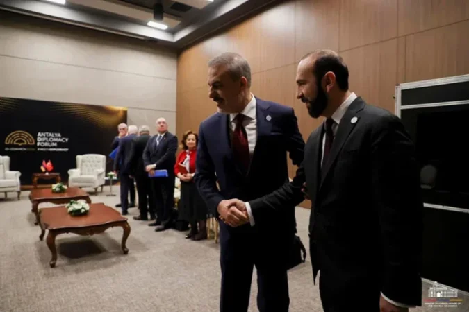 Միրզոյանը և Ֆիդանը կքննարկեն Անիի կամրջի վերականգնման հարցը