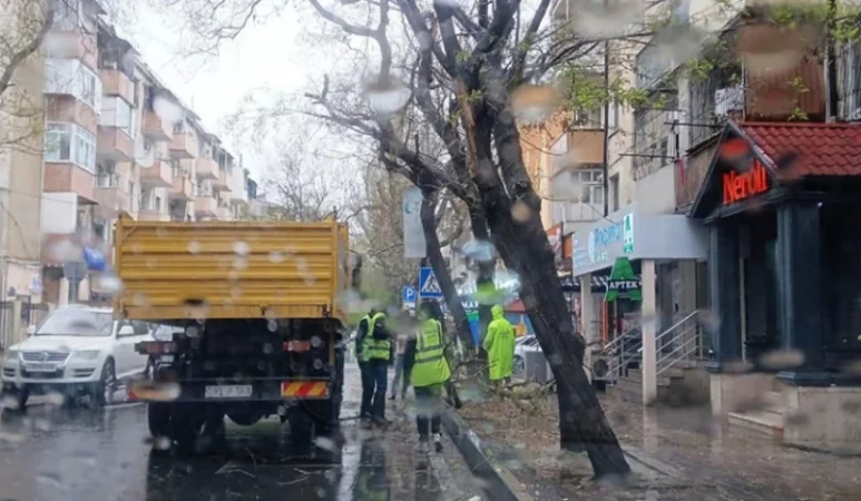 Ադրբեջանում՝ փոթորիկ է