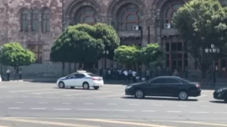 Ռազմագերիների հարազատները գիշերել են Կառավարության շենքի դիմաց