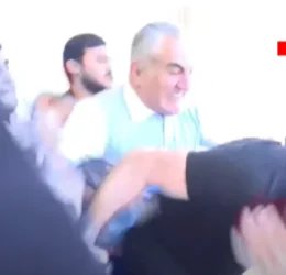 Ծեծկռտուք` Նոր Նորքի թաղապետարանում. Armlur