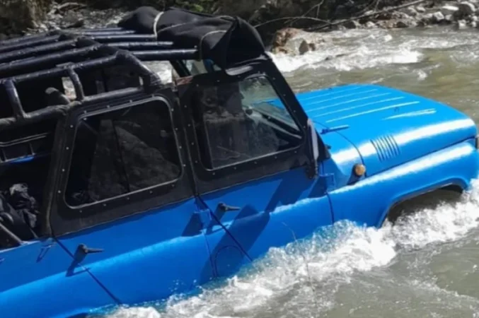 Փրկարարները գետից ավտոմեքենա են դուրս բերել. մանրամասներ