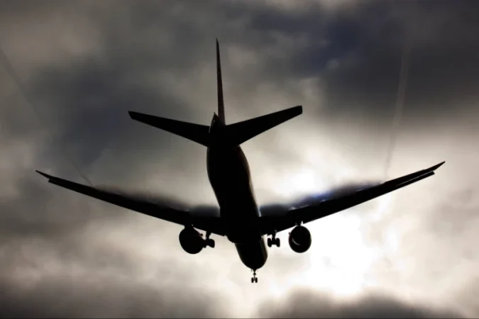 Հարկադիր վայրէջք կատարած ինքնաթիռը հասավ «Զվարթնոց» օդանավակայան