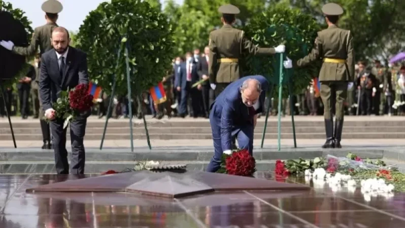 Հաղթանակի և խաղաղության տոնի առթիվ Նիկոլ Փաշինյանն այցելել է «Հաղթանակ» զբոսայգի