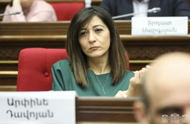 Երբ խավարը զավթել է եկեղեցական իշխանությունը. Արփի Դավոյան