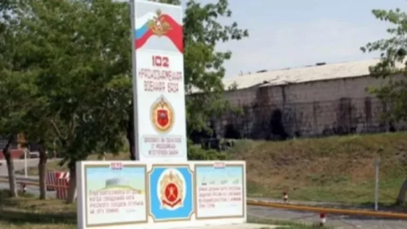 Գյումրիում 102-րդ ռազմաբազայի սերժանտը գիշերվա կեսին փորձել է ներխուժել անծանոթ բնակարան. «Առավոտ»