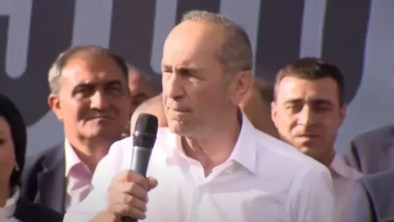 Հնարավոր չէ բանակցել թշնամու հետ, եթե դու չորեքթաթ տալով ես շարժվում, եթե ծնկներիդ ես կանգնած. Ռոբերտ Քոչարյան