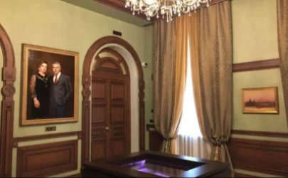 Մայր աթոռից պարզաբանել են՝ ինչու է Սամվել Կարապետյանի նկարը փակցված վեհարանում