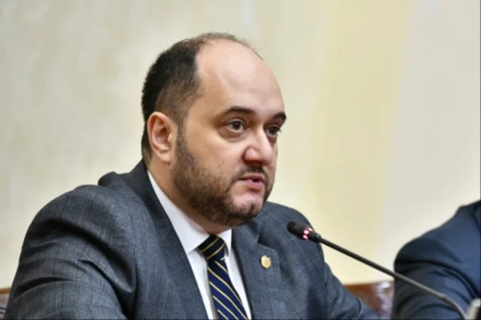 Եթե պատանդի կարգավիճակում եք, նշան տվեք. Արայիկ Հարությունյան