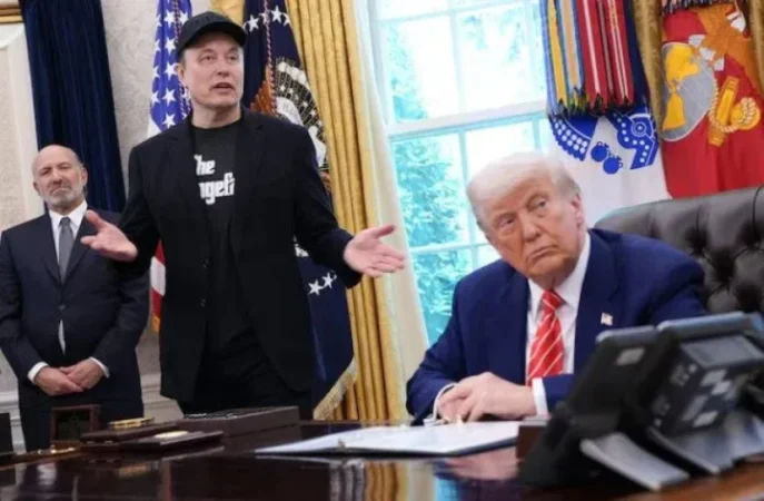 Թրամփը պնդում է, որ Մասկին զգուշացրել է էլեկտրական մեքենաների վերաբերյալ իրենց տարբեր դիրքորոշումների մասին