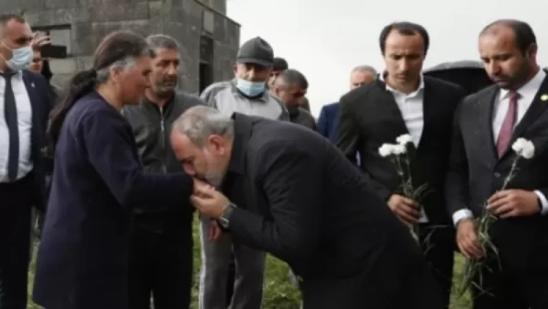 Ձեր տղան ի՞նչ հետք է թողել պարոն վարչապետ, որ ասպետի անունն էլ չեք կարդում. զոհված զինվորի հայր