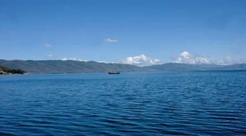 Սևանա լճում ջրափրկարարներն ափ են դուրս բերել դեռահասին