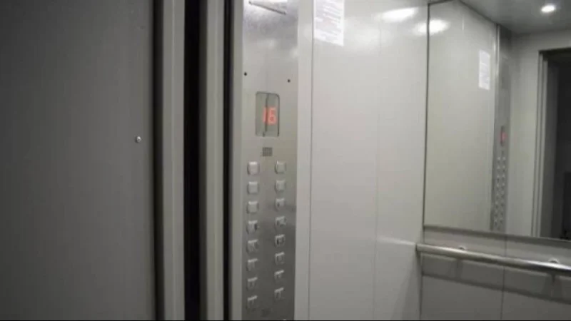 Հյուրանոցում քաղաքացին արգելափակվել է վերելակի խցիկի տակ. վերջինս հոսպիտալացվել է