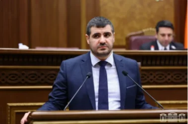 «Հայր մերը» մինչ օրս չսովորածի աջակիցները հավաքվել էին, որ պախարակեն ոչ իրենցական եպիսկոպոսներին. Եղոյան