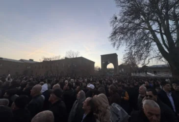 Մայր Աթոռի տարածքից ոչ ադեկվատ և սադրիչ վարքագիծ դրսևորող 5 անձ հեռացվել է. ՆԳՆ խոսնակ