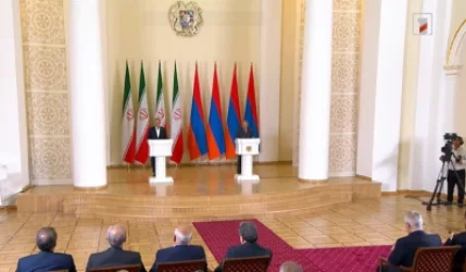 Փաշինյանը և Փեզեշքիանը ստորագրել են «3+3» ձևաչափին աջակցելոող հայտարարություն