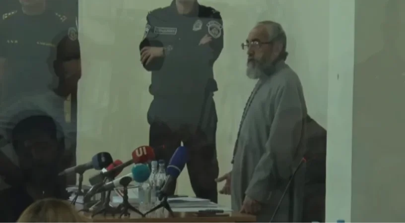 Գործ չունեք Միքայել Սրբազանի հետ, ոտքերիդ եք գցելու, տակն եք մնալու. Շիարկի թեմի առաջնորդ