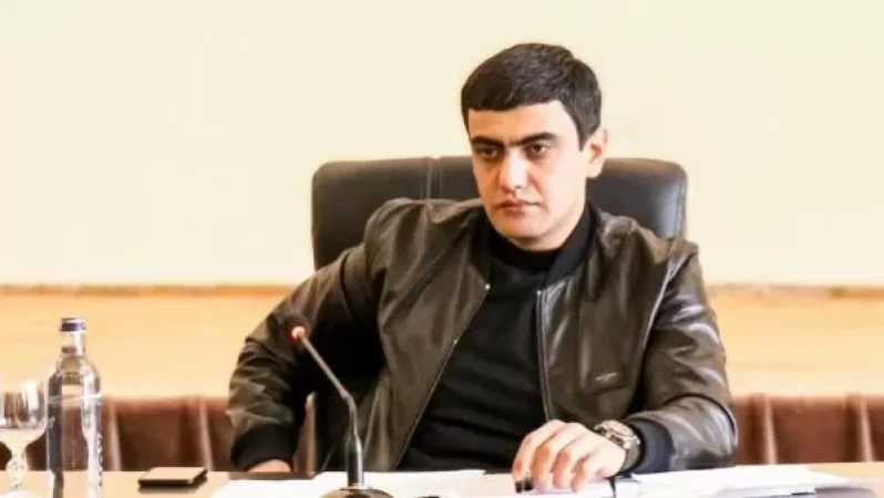 Դատարանը հեռացել է խորհրդակցական սենյակ Առուշանյանի ձերբակալման օրինաչափության հարցով որոշում կայացնելու