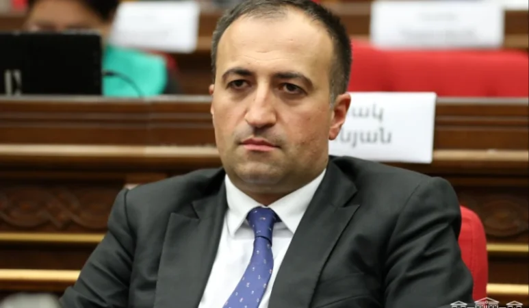 «Թող գնան, «բիրիքով» դիմում գրեն». նախարարությունում «բունտ» է հասունանում. «Իրավունք»