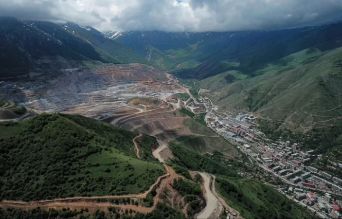 Զանգեզուրի կոմբինատի նախկին փոխտնօրենը Հակակոռուպցիոն դատարանում էր․ մանրամասներ