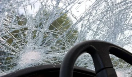 Իջևանում մեքենաները բախվել են ծառերին. կան վիրավորներ