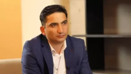 «Ձեռքերը շփելով սպասել, թե Իրանն ու Ադրբեջանը կբզկտեն միմյանց, Հայաստանն էլ կշահի մեջտեղում, մեղմ ասած, լուրջ չէ». Նաիրի Հոխիկյան