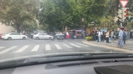 Ավտովթար` Երևանի Մաշտոց-Խորենացի խաչմերուկում