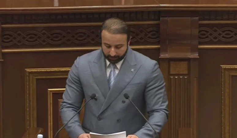 Միայն օրենքով չեն անձինք հրաժարվել ծառայությունից․ փող են տվել «հարց լուծողին»․ Սարգսյան