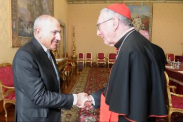 Փաշինյանը հանդիպել է Սուրբ Աթոռի պետքարտուղարի հետ