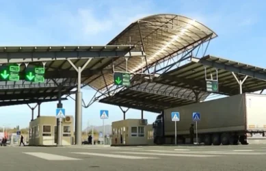 Կադրեր՝ Բավրայի և Բագրատաշենի անցակետերում տիրող իրավիճակից