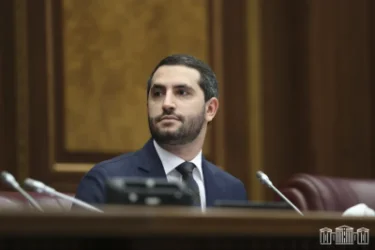 Եթե սուտ է, ասեք սուտ է, եթե սուտ չէ, դու´րս եկեք վեհարանից. Ռուբինյանը՝ Կտրիճ Ներսիսյանին