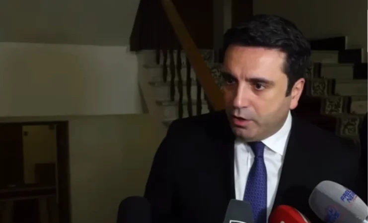 Ես որտեղ կուզեմ, ում հետ կուզեմ կաղոթեմ. Սիմոնյան