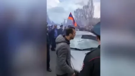 ՏԵՍԱՆՅՈՒԹ․ Ցուցարարները փակել են Չարենցավան-Երևան մայրուղին