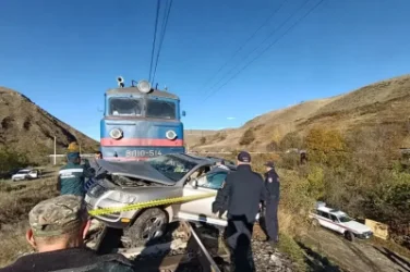 Ավտովթար Սպիտակ–Արջուտ հատվածում` բեռնատար գնացքի և ավտոմեքենայի մասնակցությամբ. կա զոհ