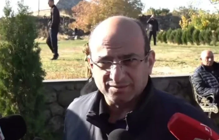 Սրբազան կոչվելու իրավունք չունեն. Վահե  Ղալումյան