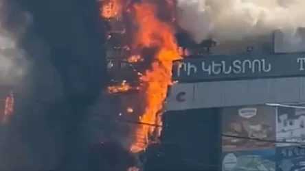 Հրդեհի վայրից ոստիկանների մի երիտասարդի բերման ենթարկեցին