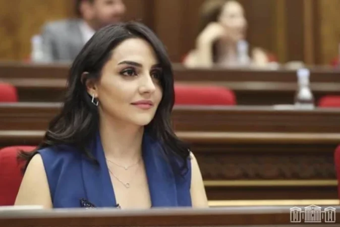 Փոդքասթում Սերժը հերթական քաղաքական «մեյմունություն» էր անում. Ալխաս Ղազարյան