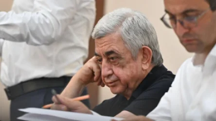 7 երգ գիտի, 7-ն էլ մեղրի մասին. Դավոյանը՝ Սերժ Սարգսյանի մասին