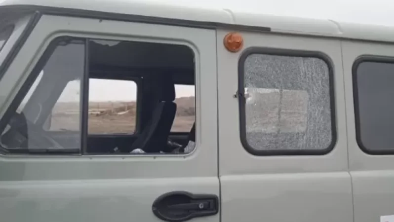 Լուսանկարներ․ Ադրբեջանը կրակել է ՊԲ ստորաբաժանման սանիտարական մեքենայի ուղղությամբ