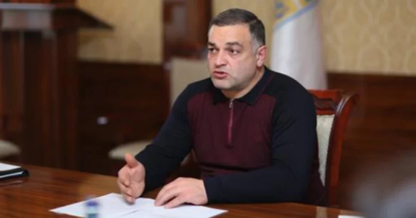 Ստեփանակերտի քաղաքապետ Դավիթ Սարգսյանի նկատմամբ խափանման միջոցները վերացվել են. փաստաբան