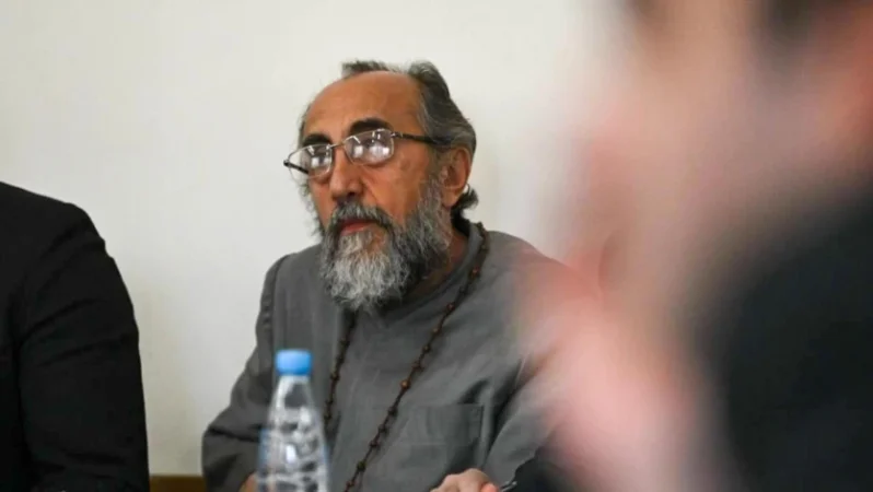 Միքայել սրբազանն անհապաղ վիրահատության կարիք ունի. Գառնիկ Դանիելյան