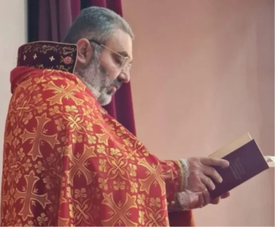 Ես պատարագ մատուցելուց կորոշեմ՝ զեղչել կաթողիկոսի անունը, թե ոչ. Այգեշատի եկեղեցու քահանա տեր Մաշտոց