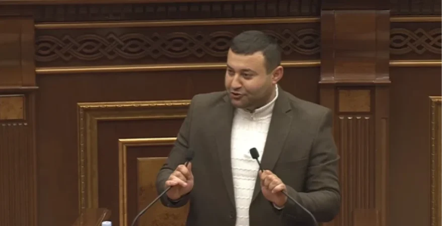 8 միլիարդ վարկ են վերցրել, և՛ զենք են գնել, և՛ դպրոց են կառուցել. Նարեկ Գրիգորյան