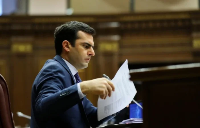 Զբաղմունք է՝ գտել, զբաղվում են․ Արշակյանը՝ Փաշինյանին անվստահություն հայտնելու գործընթացի մասին