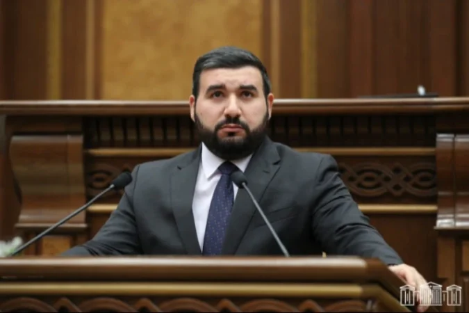 Կտրիճաքոչարյանական այս աղանդը հավակնում է «թրեշի» նոր բարձունքներ գրավել. Վահագն Ալեքսանյան