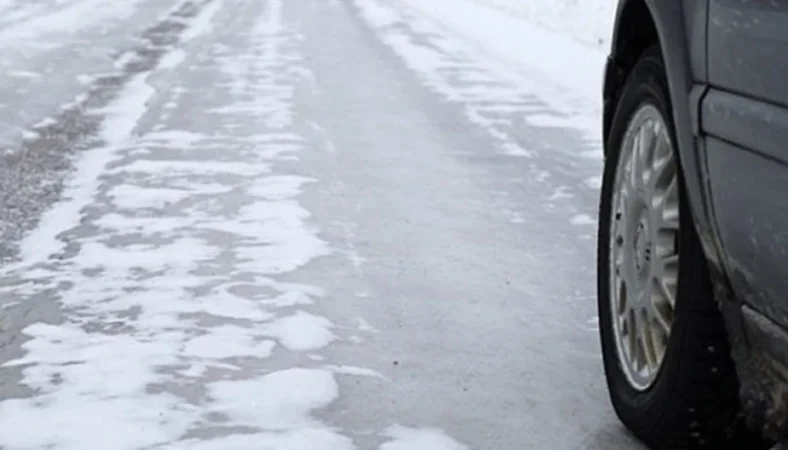 Մ-4 ճանապարհին ջրագծի վթարի պատճառով մերկասառույց է առաջացել