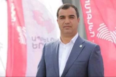 Փարաքարի համայնքապետ Վոլոդյա Գրիգորյանի դուստրը  գրառում է արել