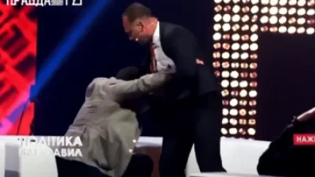 ՏԵՍԱՆՅՈՒԹ. «Քաղաքականություն առանց կանոնների». Ուկրաինայում  պատգամավորին ծեծել են քաղաքական շոուի ուղիղ եթերում