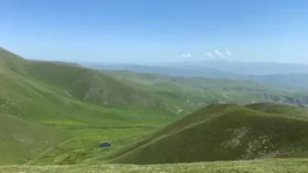 ՀՀ ԶՈՒ-ի ու ԱԱԾ սահմանապահների ծառայությունը հերոսական նվիրումով է․ Արման Թաթոյան